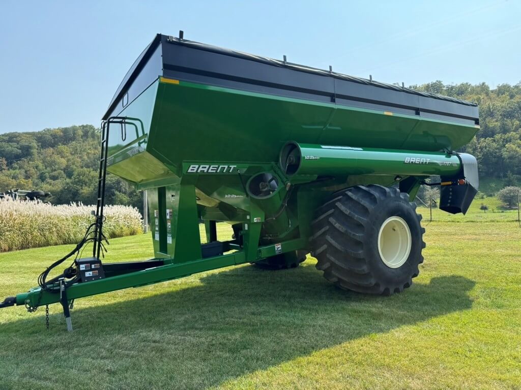Brent 1232 Grain Auger Wagon